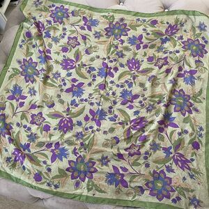 Giorgio Armani silk scarf 32/32